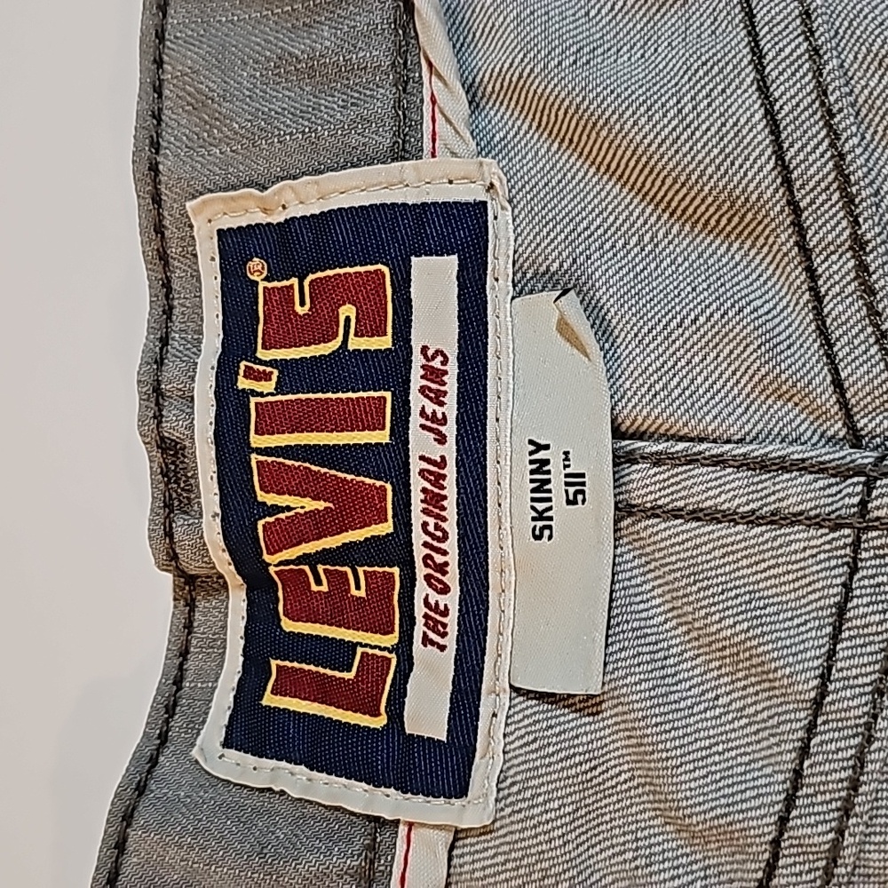 VTG Levi's 511 Skinny Slim Cutoffs Shorts Bermuda Jorts Distressed Hem Gray‎ 28 - Picture 6 of 11